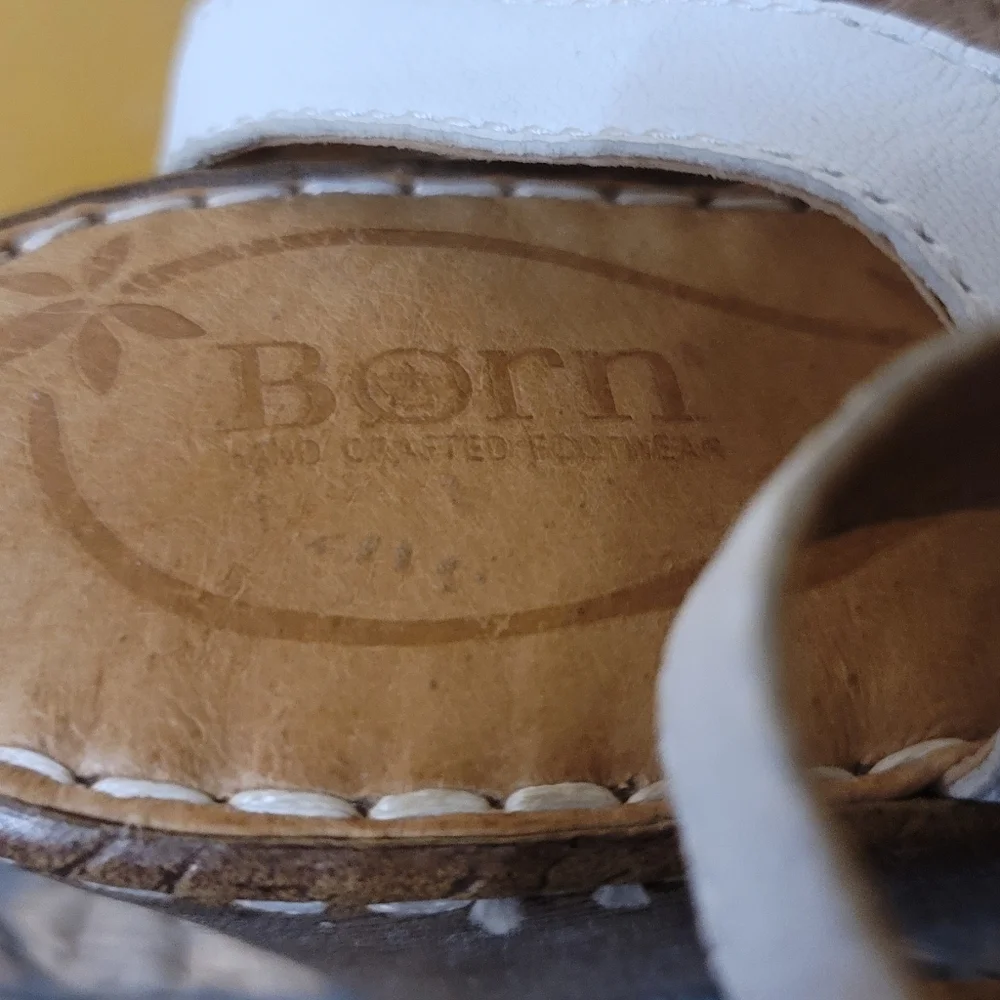 Born Sz 10 White Wedge Slingback 3 inch Heel - Picture 5 of 8